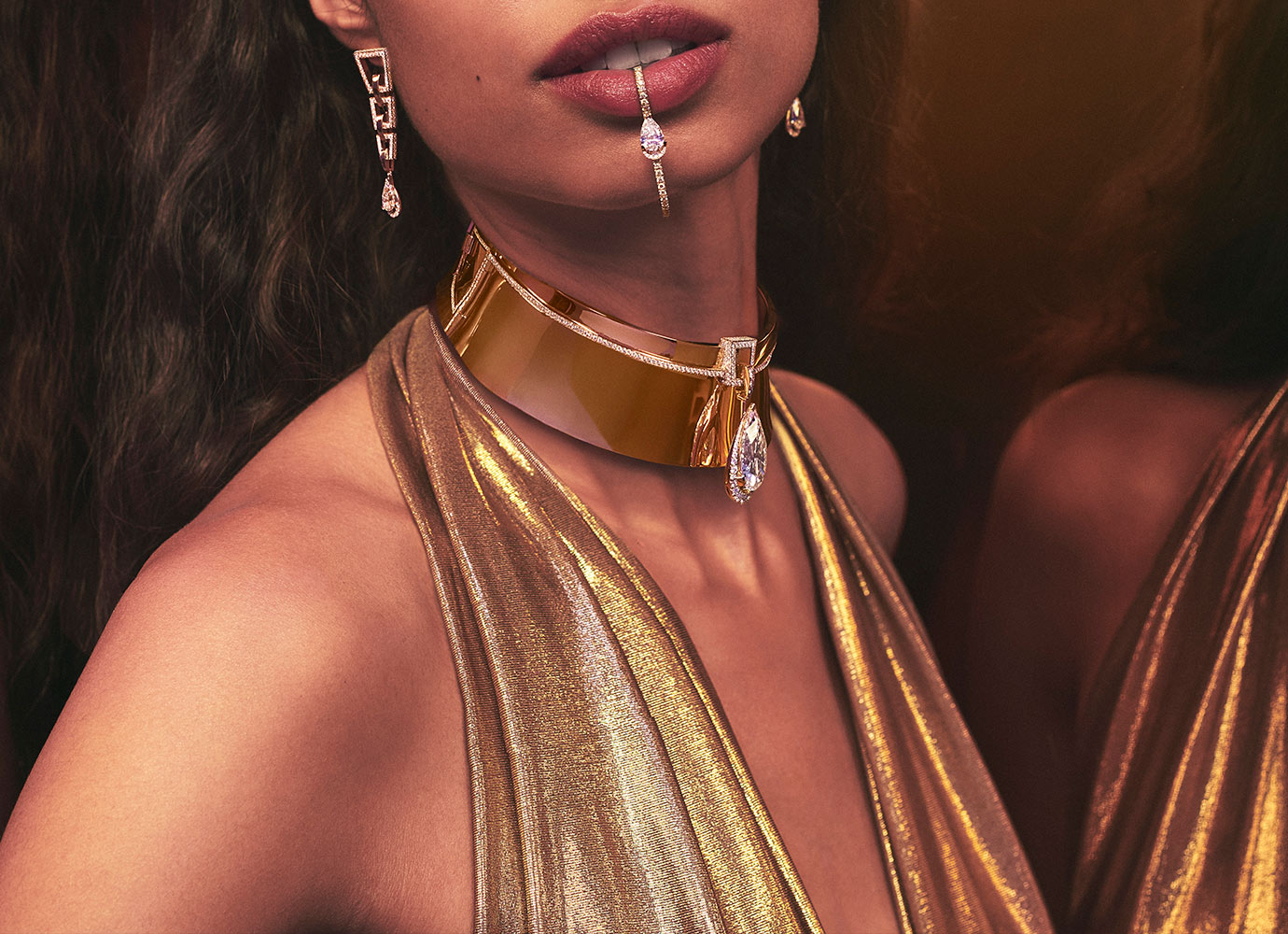 messika-golden-shield-mosaique-2-2025