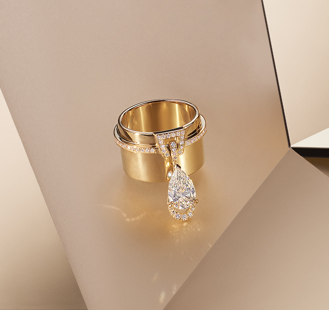 messika-golden-shield-mosaique-4