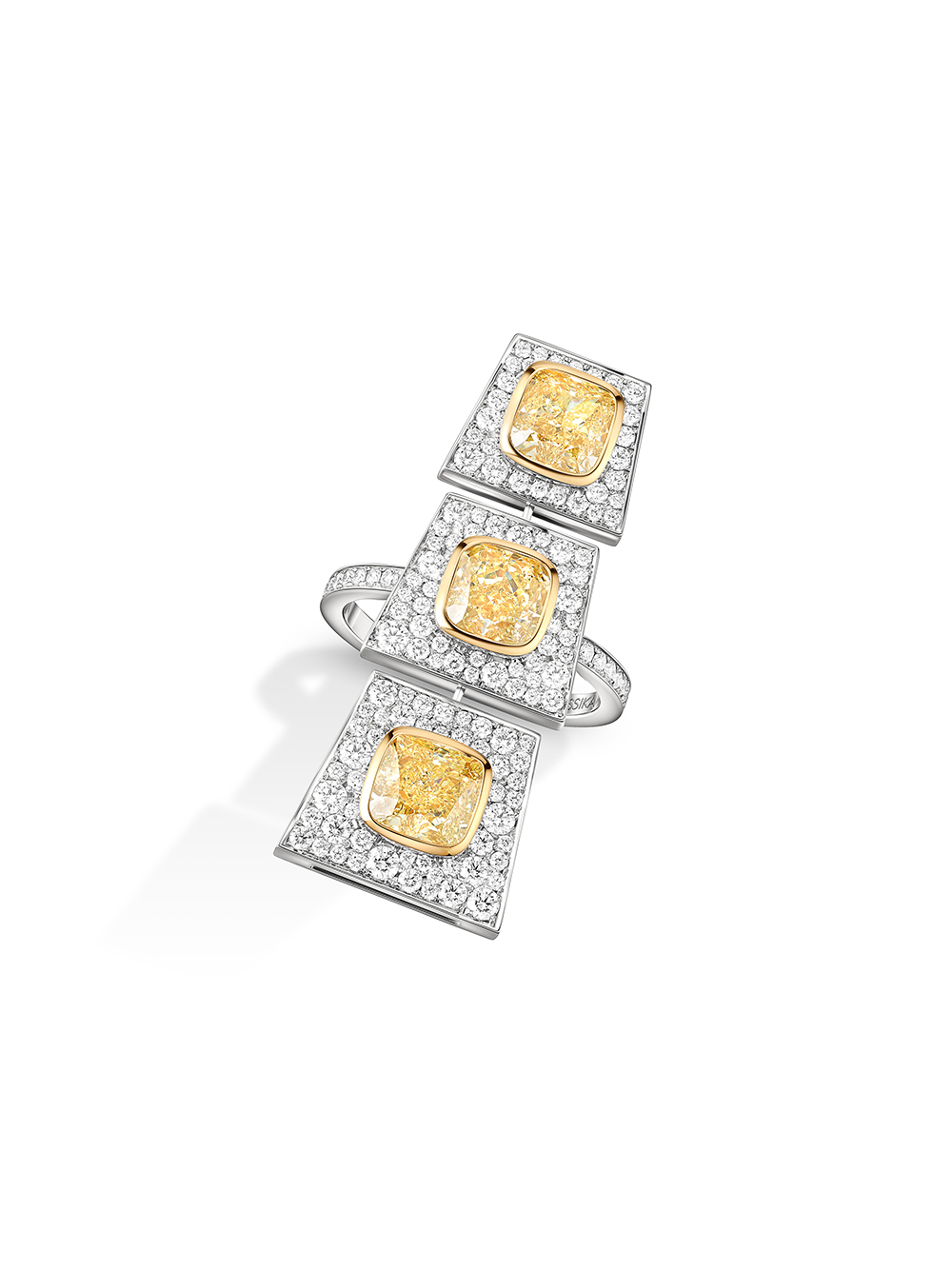 messika-midnight-sun-2025-glitter-fever-mosaique-6