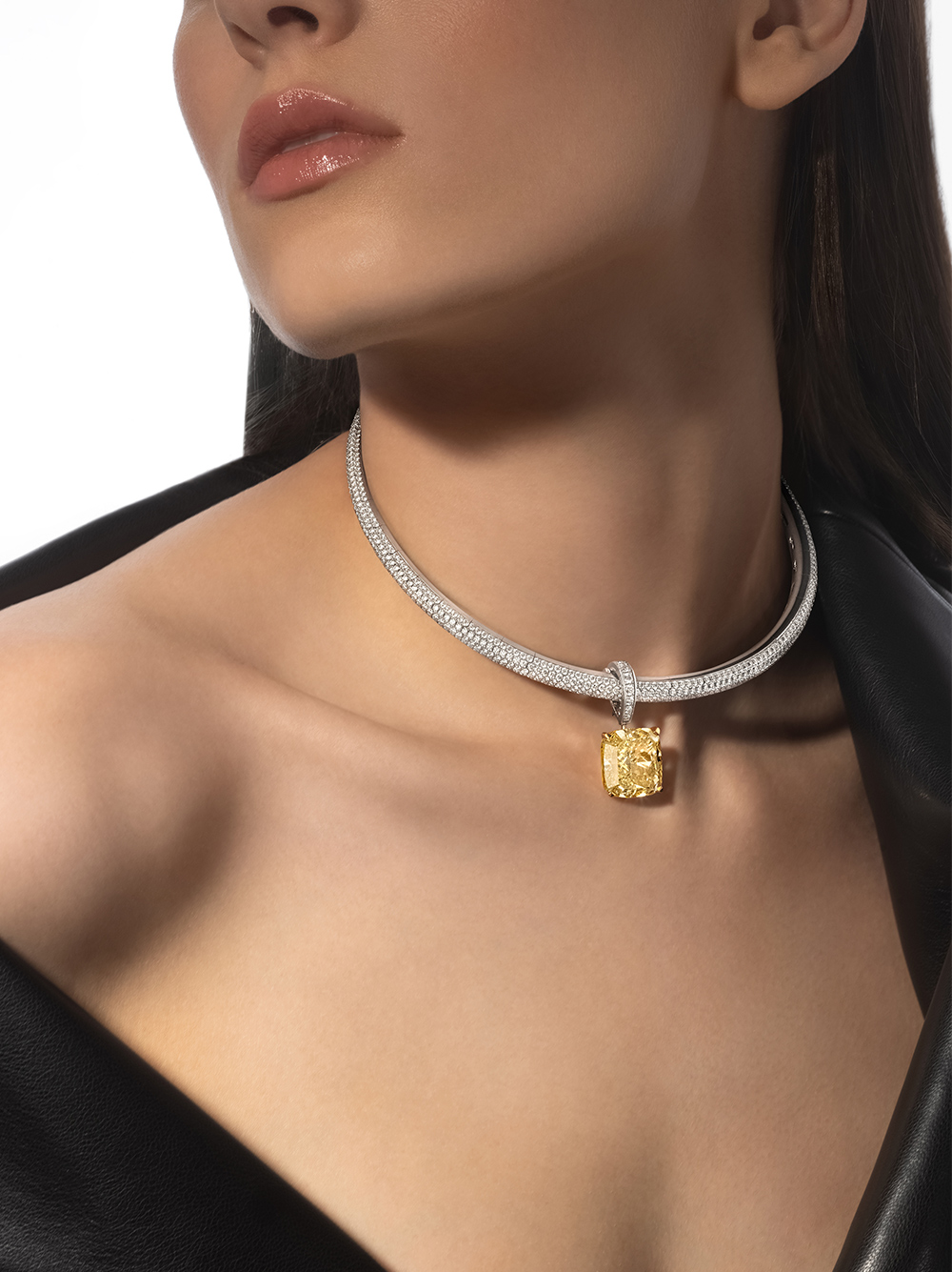 messika-midnight-sun-2025-ultimate-party-mosaique-5