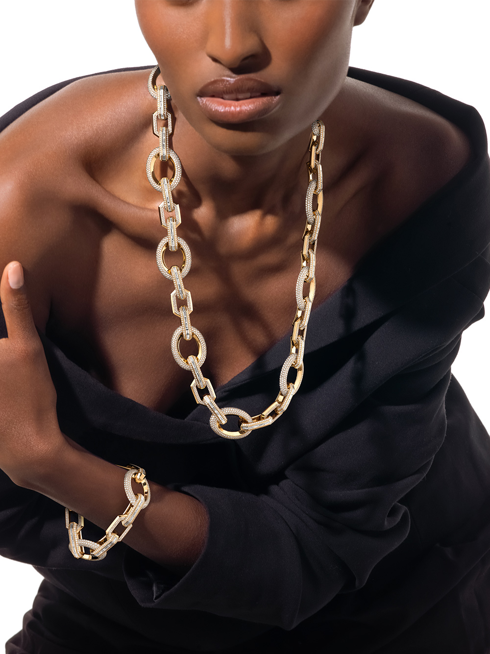 messika-midnight-sun-opus-2-2025-groove-mosaique-1