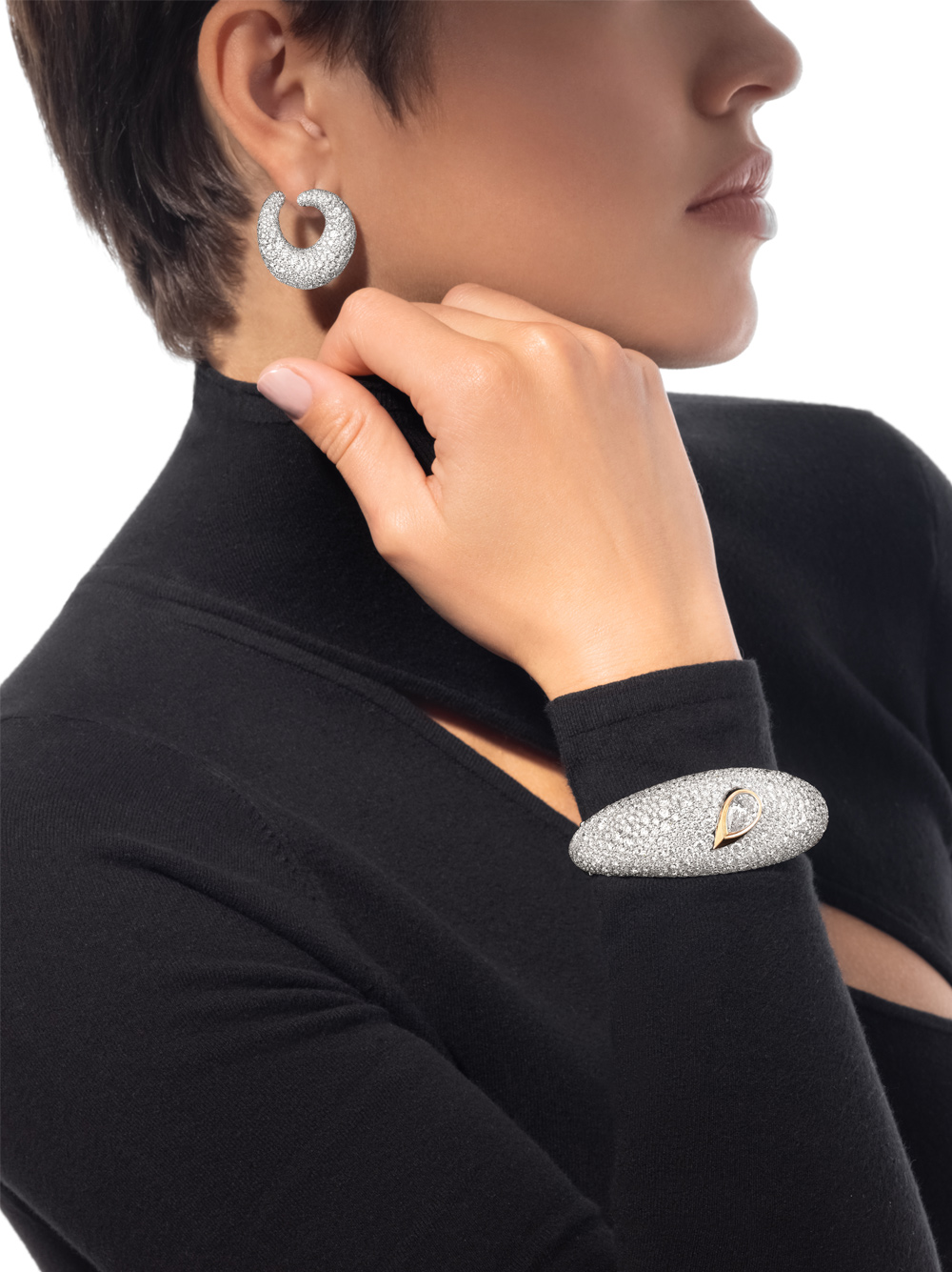 messika-midnight-sun-opus-2-2025-white-mignight-sun-mosaique-4